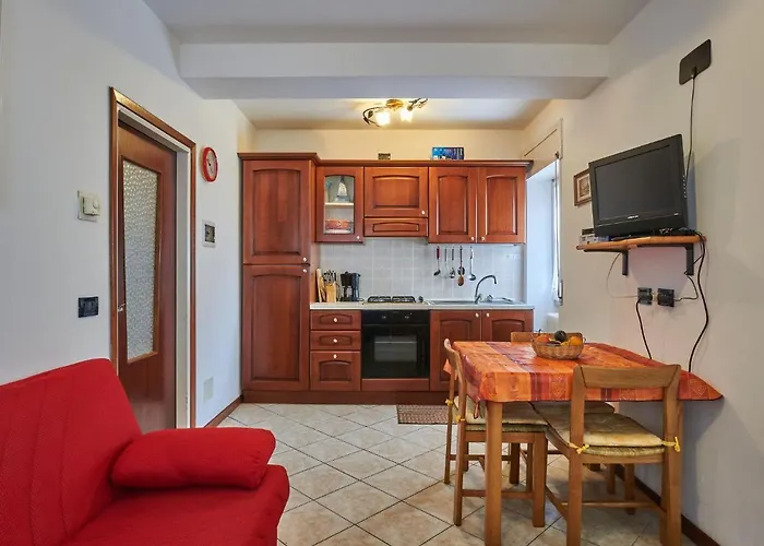 Marta - Gla160 By Interhome * جيرا لاريو